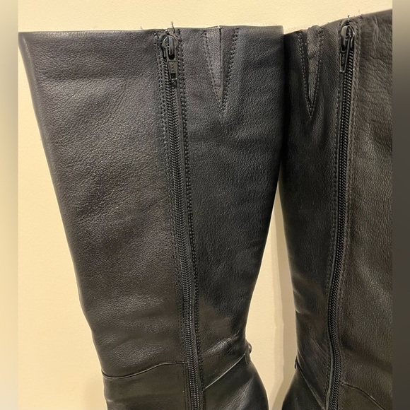 EUC LIZ & CO Women’s Black Leather Boots; Size 8.5
Approx 17” Tall, 3” Heels - Picture 6 of 14